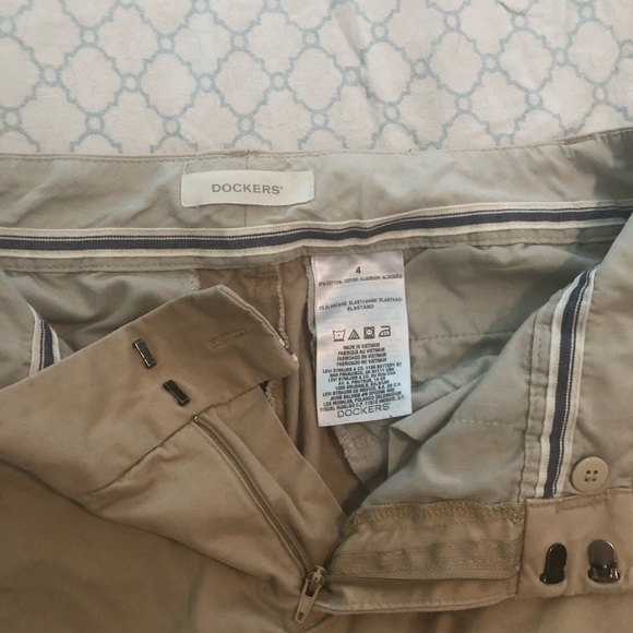 Dockers size 4 Khaki broken in pants - Picture 2 of 4